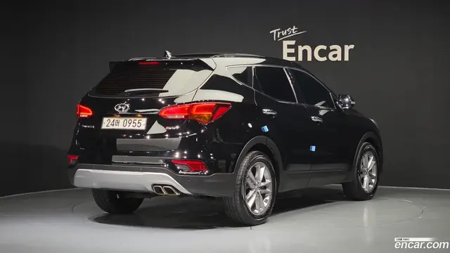 Main__Slider__Photo:Santafe Hyundai 2016.0-1