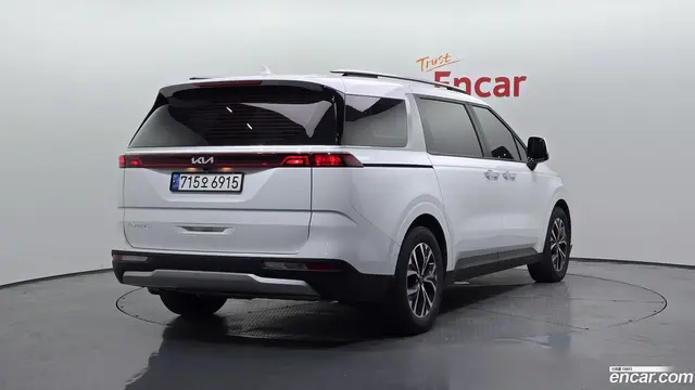 Main__Slider__Photo:Canival Kia 2022.2-1