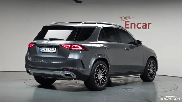 Main__Slider__Photo:GLE-Class Mercedes-Benz 2023.2-1
