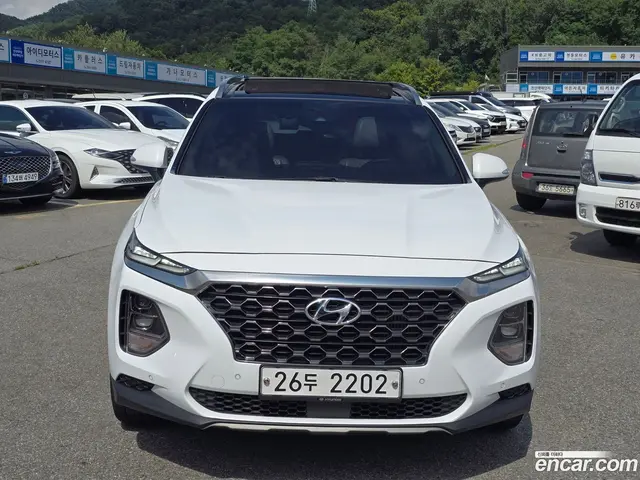 Main__Slider__Photo:Santafe Hyundai 2018.2-1