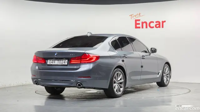 Main__Slider__Photo:5-Series BMW 2019.6-1