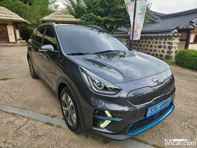 Main__Slider__Photo:Niro Kia 2019.9-1