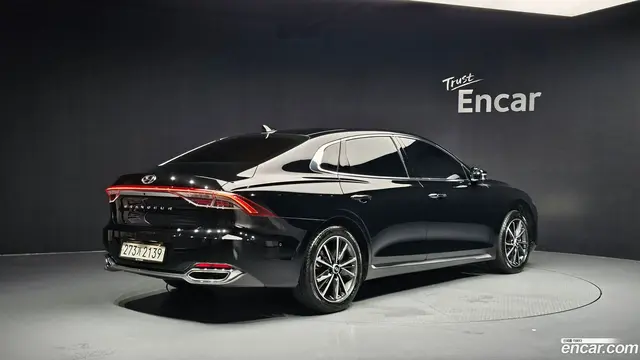Main__Slider__Photo:Grandeur Hyundai 2022.5-1