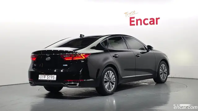Main__Slider__Photo:K7 Kia 2018.4-1