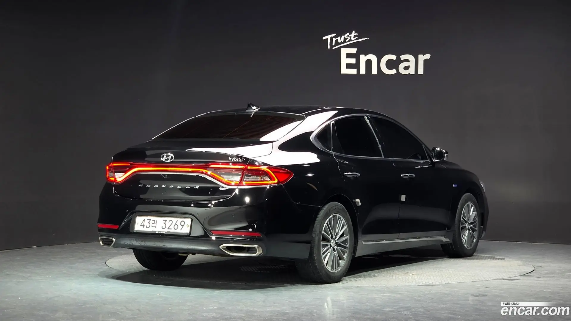 Main__Slider__Photo:Grandeur Hyundai 2019.6-1