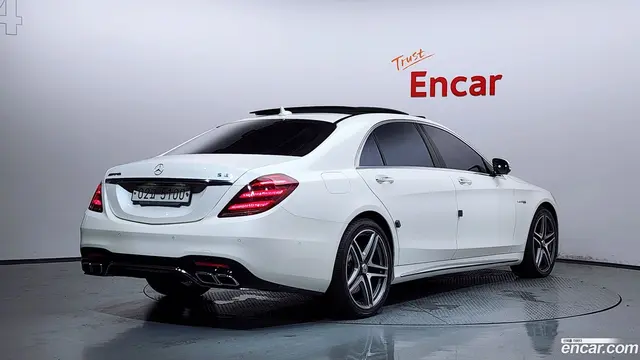 Main__Slider__Photo:S-Class Mercedes-Benz 2017.11-1