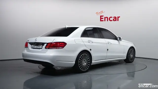 Main__Slider__Photo:E-Class Mercedes-Benz 2015.5-1