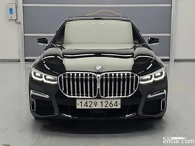 Main__Slider__Photo:7-Series BMW 2016.5-1
