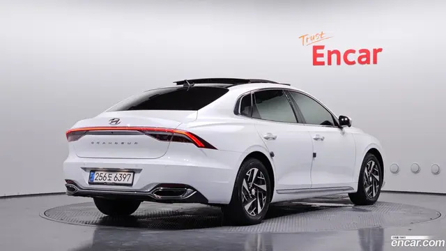 Main__Slider__Photo:Grandeur Hyundai 2020.10-1