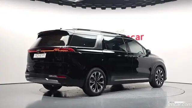 Main__Slider__Photo:Canival Kia 2022.5-1