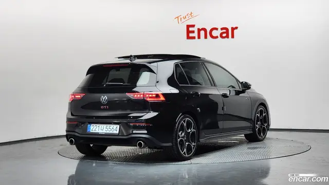 Main__Slider__Photo:Golf Volkswagen 2025.5-1