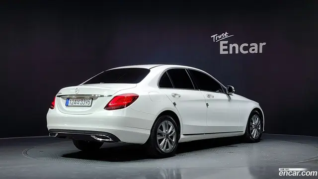 Main__Slider__Photo:C-Class Mercedes-Benz 2018.11-1