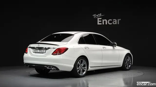 Main__Slider__Photo:C-Class Mercedes-Benz 2018.0-1