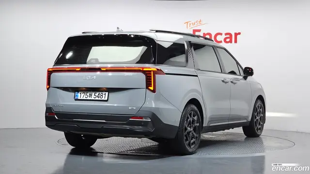 Main__Slider__Photo:Canival Kia 2024.10-1