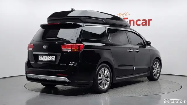 Main__Slider__Photo:Canival Kia 2017.5-1
