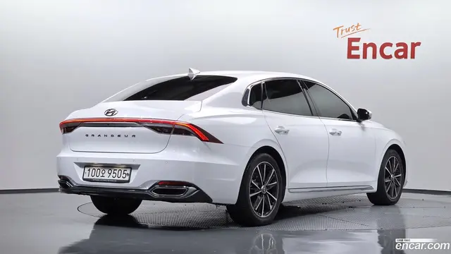 Main__Slider__Photo:Grandeur Hyundai 2020.4-1