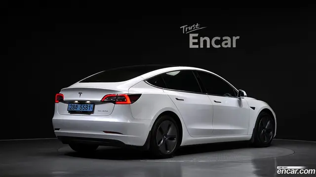 Main__Slider__Photo:Model 3 Tesla 2019.10-1