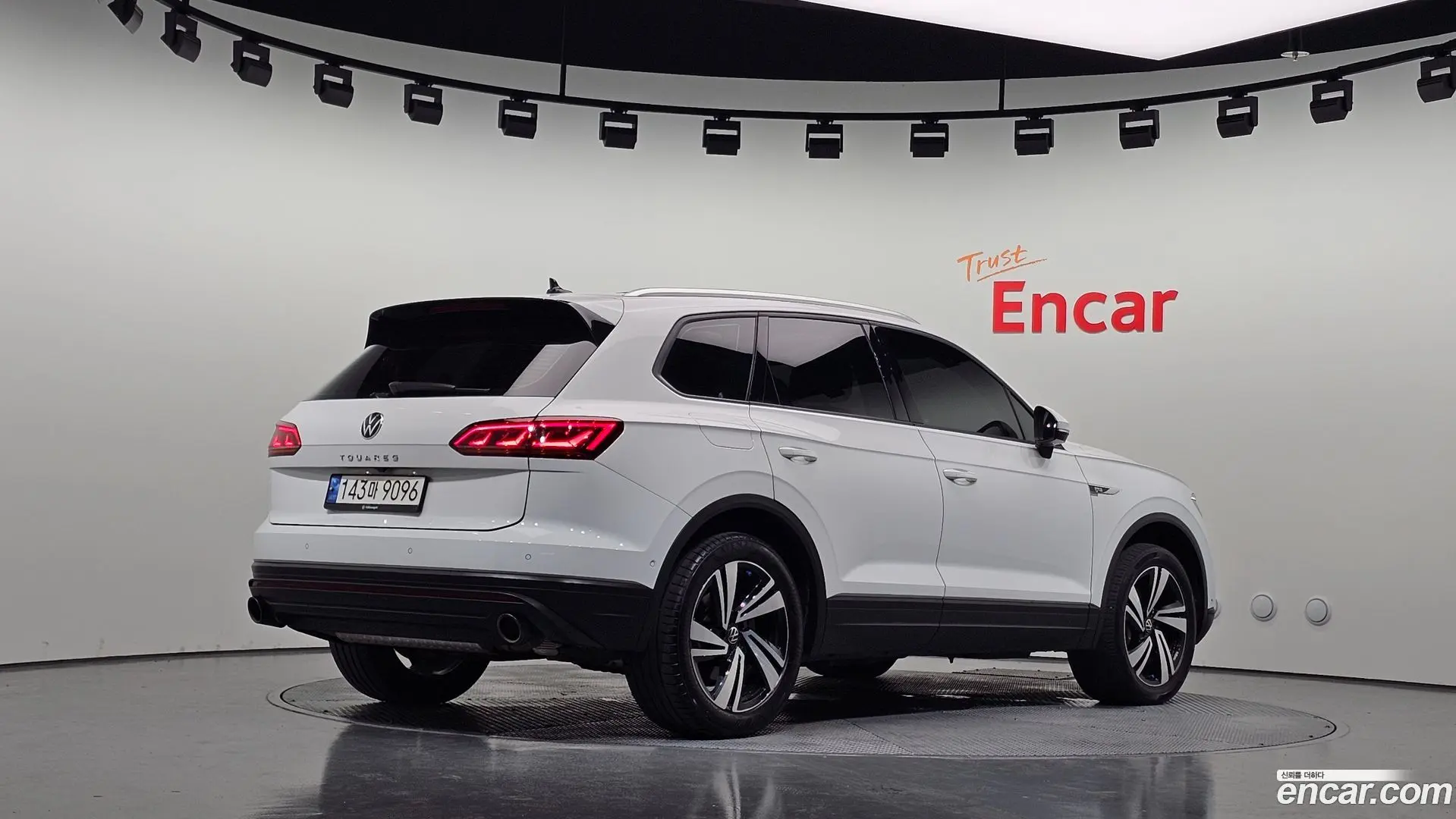 Main__Slider__Photo:Touareg Volkswagen 2023.6-1