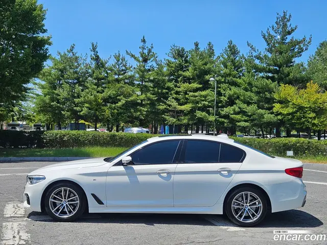 Main__Slider__Photo:5-Series BMW 2017.6-1