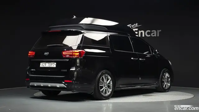 Main__Slider__Photo:Canival Kia 2019.2-1