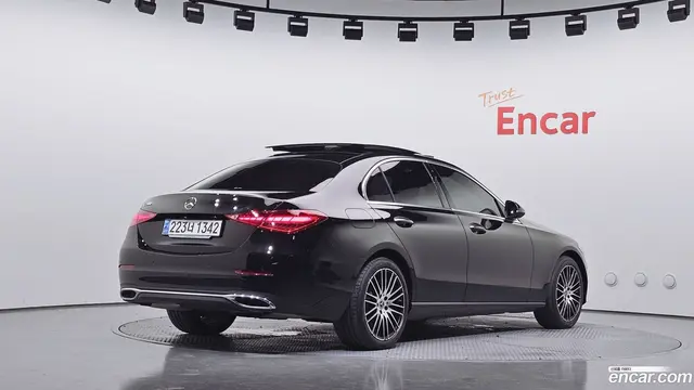 Main__Slider__Photo:C-Class Mercedes-Benz 2024.6-1