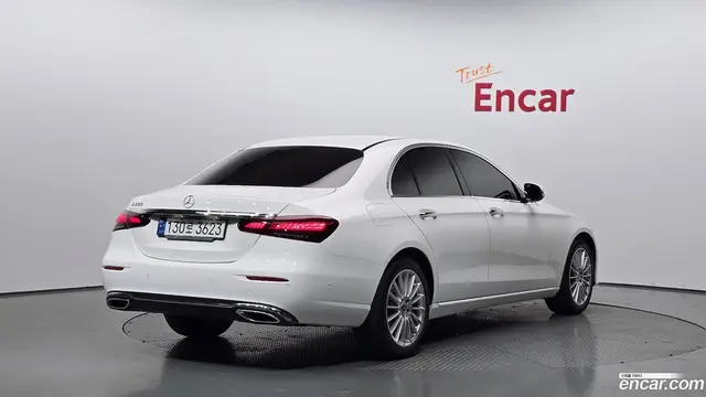 Main__Slider__Photo:E-Class Mercedes-Benz 2021.2-1