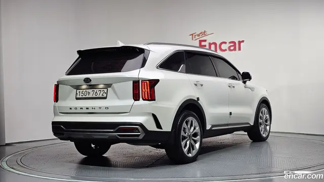 Main__Slider__Photo:Sorento Kia 2020.7-1