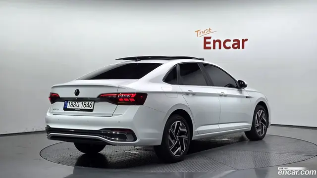 Main__Slider__Photo:Jetta Volkswagen 2023.11-1