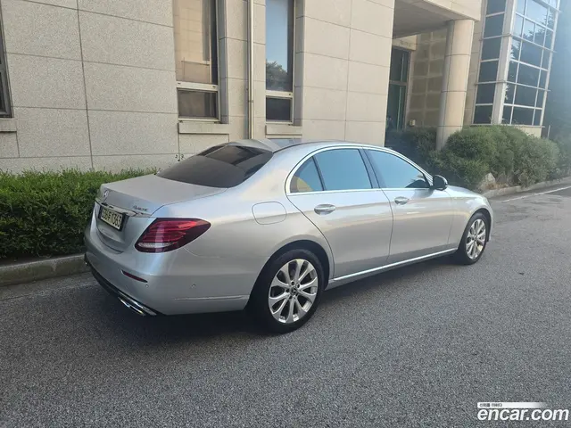 Main__Slider__Photo:E-Class Mercedes-Benz 2018.3-1