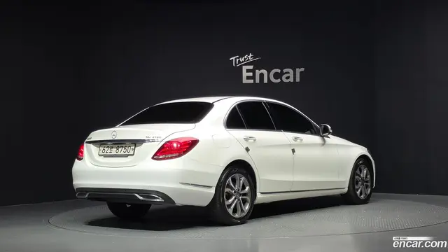 Main__Slider__Photo:C-Class Mercedes-Benz 2014.6-1