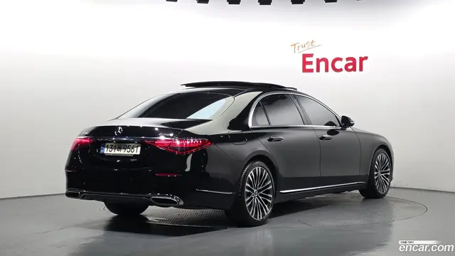 Main__Slider__Photo:S-Class Mercedes-Benz 2021.4-1