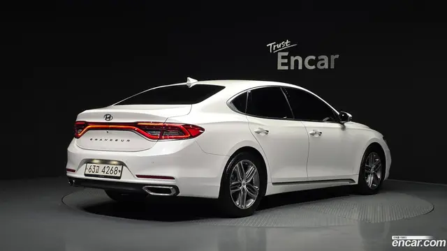 Main__Slider__Photo:Grandeur Hyundai 2018.5-1