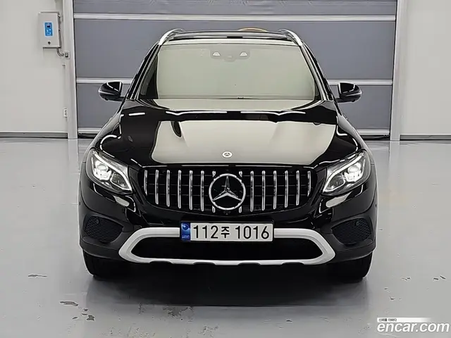 Main__Slider__Photo:GLC-Class Mercedes-Benz 2019.7-1