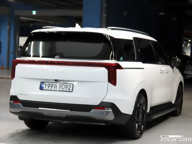 Main__Slider__Photo:Canival Kia 2025.3-1