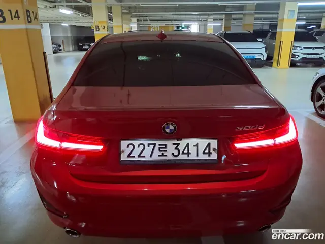 Main__Slider__Photo:3-Series BMW 2019.8-1
