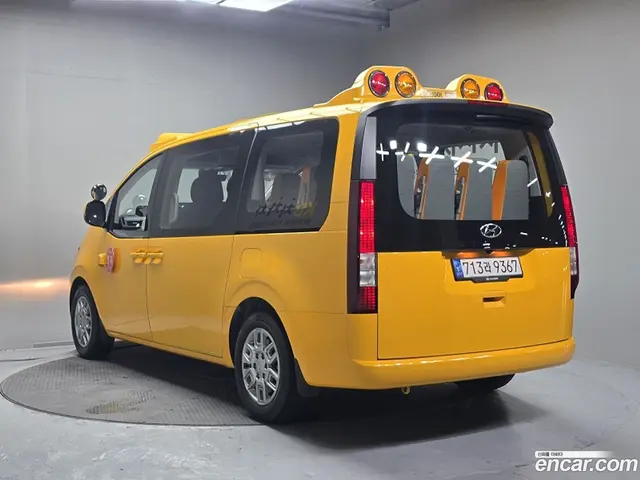 Main__Slider__Photo:Staria Hyundai 2022.4-1