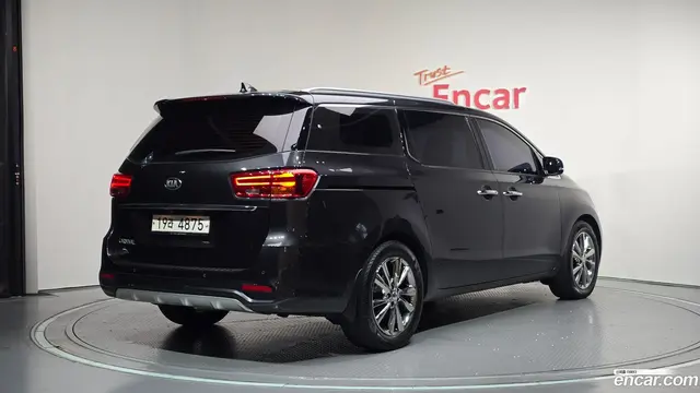 Main__Slider__Photo:Canival Kia 2018.9-1