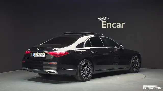 Main__Slider__Photo:S-Class Mercedes-Benz 2022.6-1