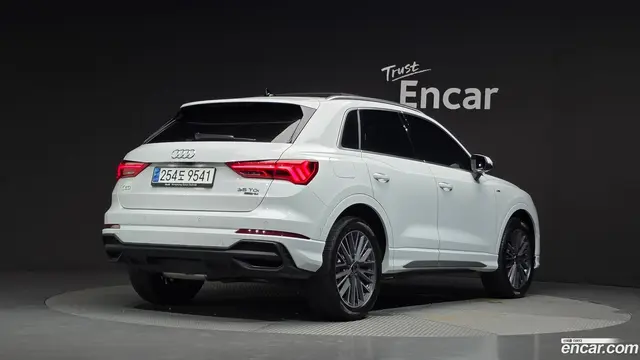 Main__Slider__Photo:Q3 Audi 2023.9-1