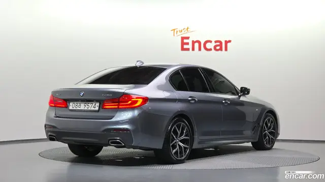 Main__Slider__Photo:5-Series BMW 2017.8-1