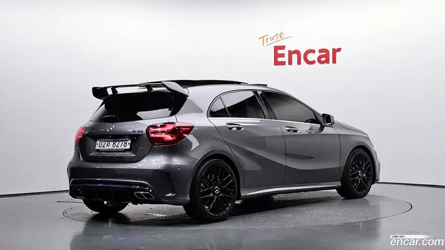 Main__Slider__Photo:A-Class Mercedes-Benz 2018.1-1