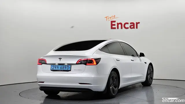 Main__Slider__Photo:Model 3 Tesla 2020.7-1