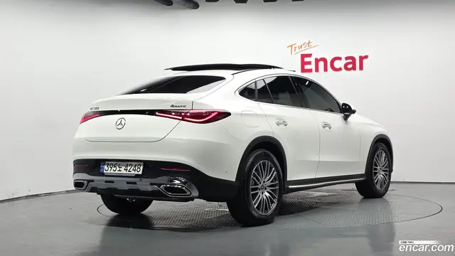 Main__Slider__Photo:GLC-Class Mercedes-Benz 2024.10-1