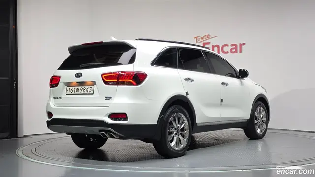 Main__Slider__Photo:Sorento Kia 2017.11-1