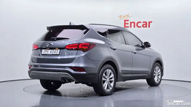 Main__Slider__Photo:Santafe Hyundai 2017.8-1
