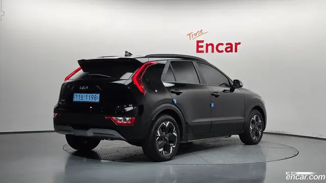 Main__Slider__Photo:Niro Kia 2023.4-1