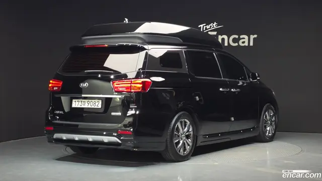 Main__Slider__Photo:Canival Kia 2019.4-1