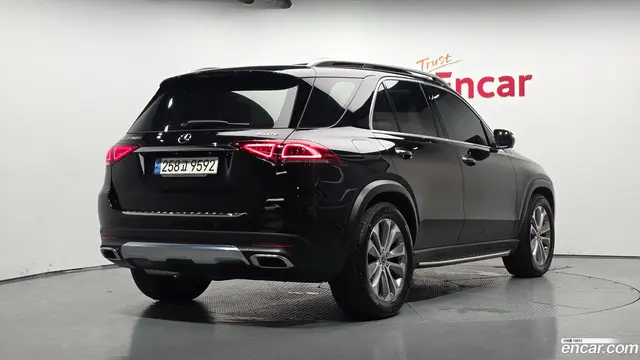Main__Slider__Photo:GLE-Class Mercedes-Benz 2023.2-1