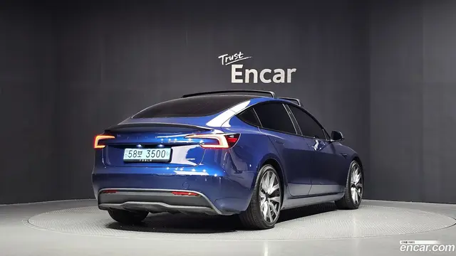 Main__Slider__Photo:Model 3 Tesla 2024.5-1