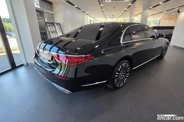 Main__Slider__Photo:S-Class Mercedes-Benz 2023.6-1